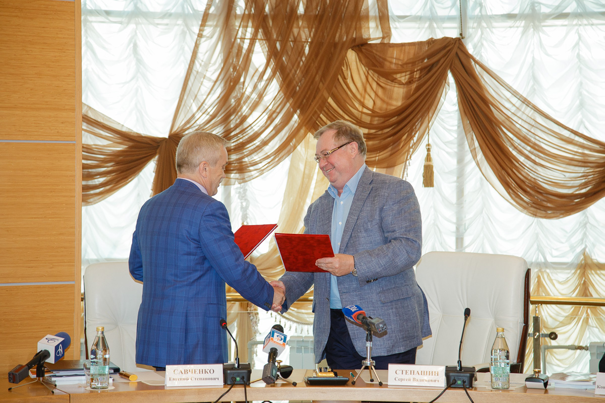 Президент Российского книжного союза Сергей Степашин посетил Белгородскую область